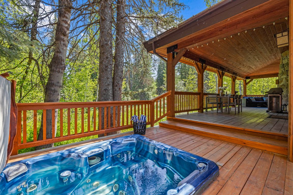 Private Hot Tub