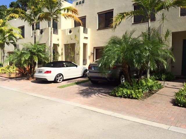 1st image of 1608 SW 33rd Ct