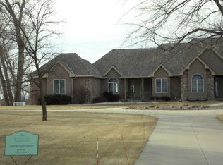 1003 Wynstone Dr, Jefferson, SD 57038