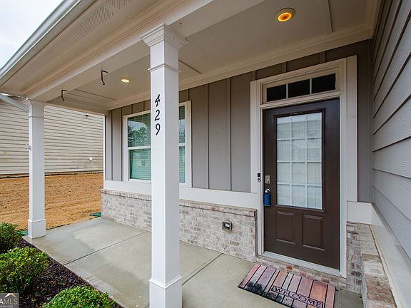 4th image of 429 Valley View Cir