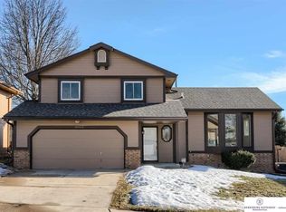 16523 Ehlers St, Omaha, NE 68135