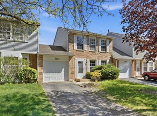 1447 Big Horn Trl, Carol Stream, IL 60188