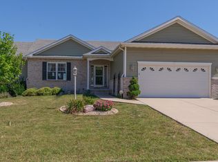 2104 Ridge Creek Dr, Bloomington, IL 61705