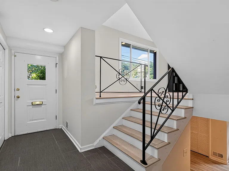 3521 Yuma St NW — Photo 9