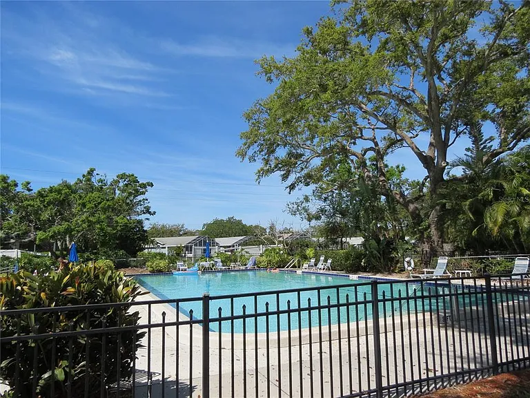 7193 W Country Club Dr N #138 — Photo 22