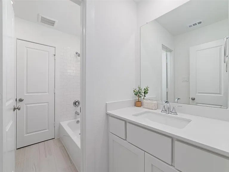 24711 Hibiscus Garden Way — Photo 40