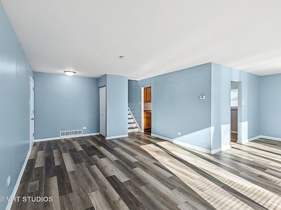 4th image of 320 Illinois St