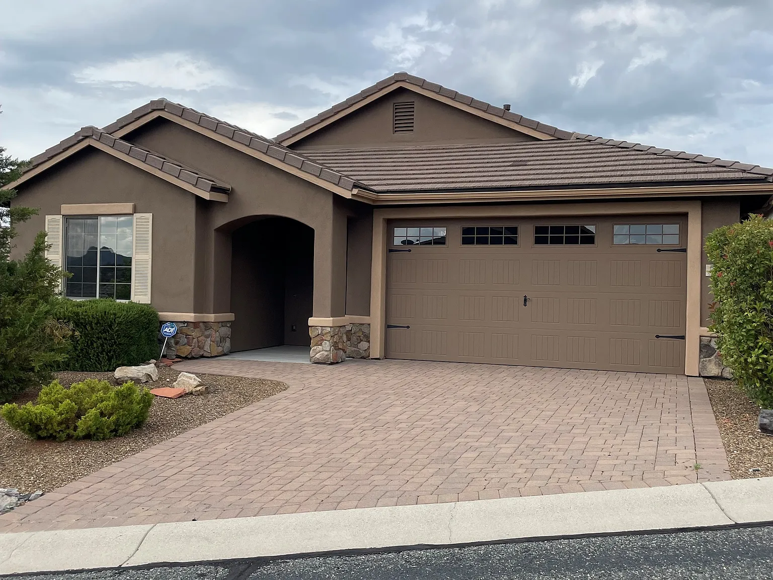 BC1725-1611 Cloudstone Drive - 1 — Photo 1