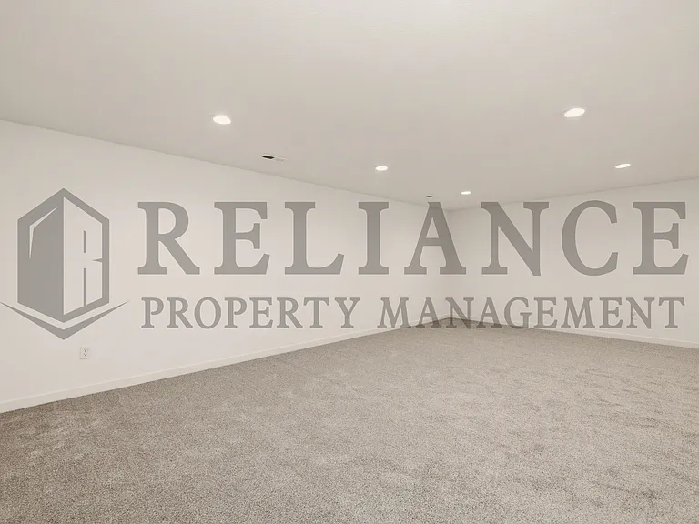 5259 N Pinecrest St — Photo 38