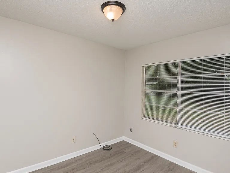 6404 Dunbar Rd — Photo 9