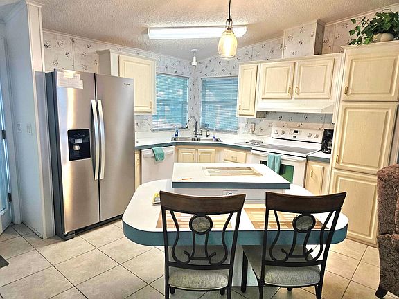 4th image of 1001 Starkey Rd Lot 408