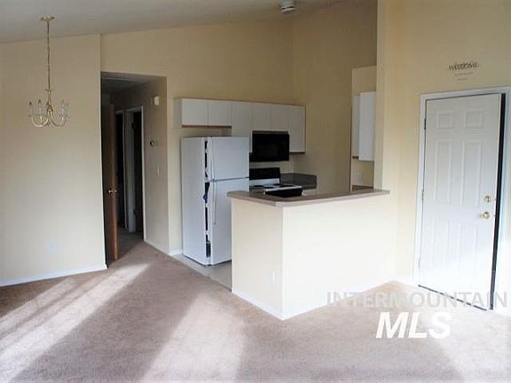 2nd image of 510 Caribou Dr