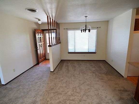 5th image of 1400 Scenic Dr