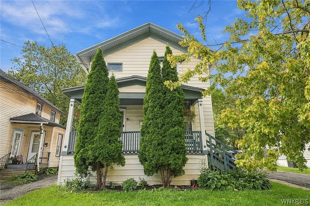 3 bed, 1.5 bath, 1500 sqft, $1,360 — Photo 2