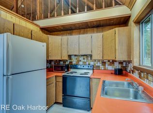 674 Hazzle Ct, Coupeville, WA 98239