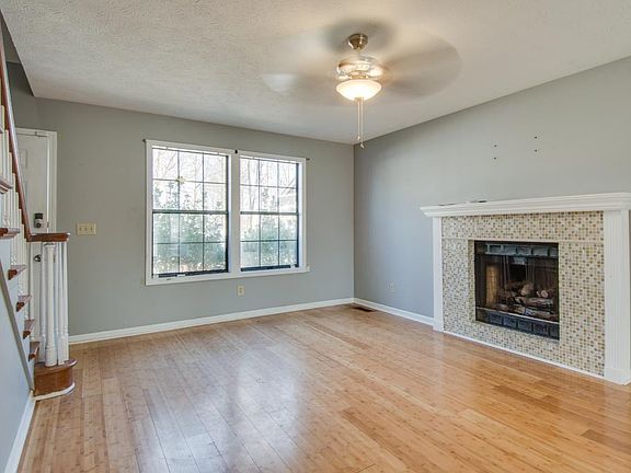 3rd image of 1714 Winding Way Dr