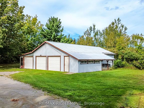 2nd image of 574 Lake Dalrymple Rd