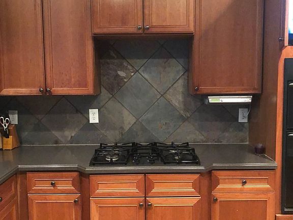 4th image of 130 Northern Oaks Dr