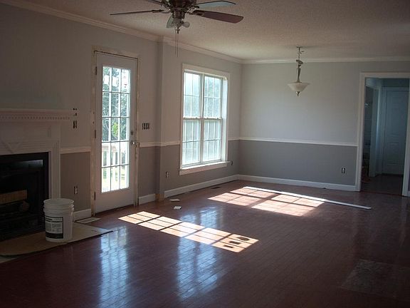 4th image of 2200 Winder Ct