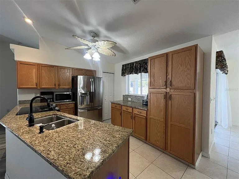 6557 Freeport Dr — Photo 2