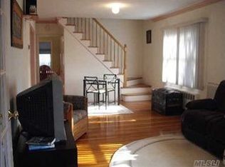 3 Mott Pl, Glenwood Landing, NY