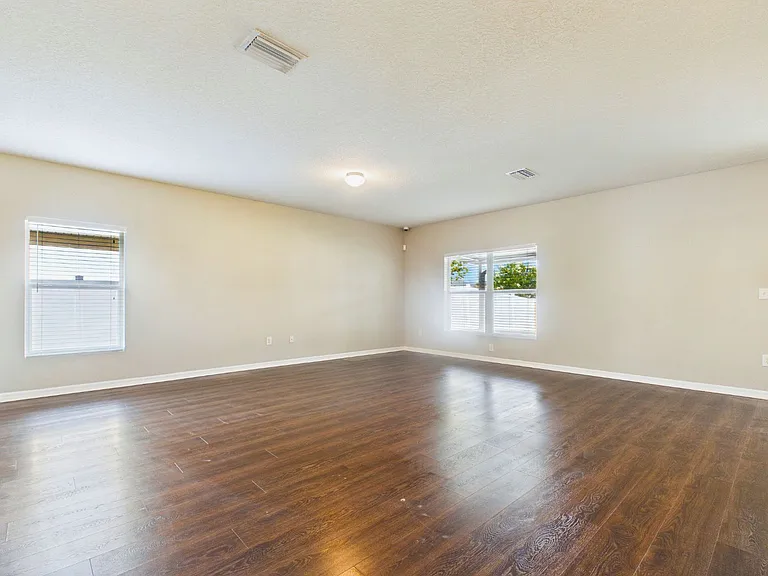14517 Dunrobin Dr — Photo 4