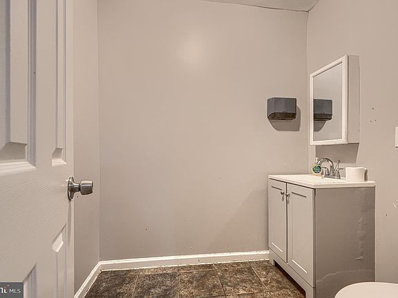 2nd image of 445 Brunswick St