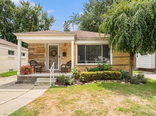 13661 Elgin St, Oak Park, MI 48237