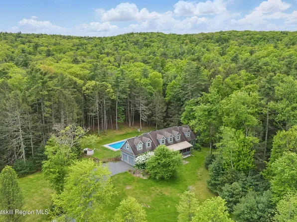 123 Country Lane, Hurley, NY 12443