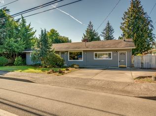 324 NW Baker Creek Rd, McMinnville, OR 97128