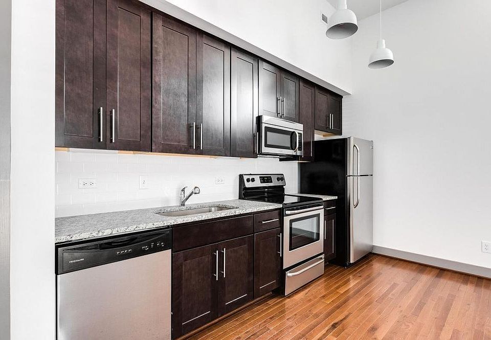 1st image of 1400 Boulevard W #207