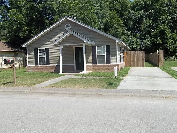 3rd image of 922 Woods St