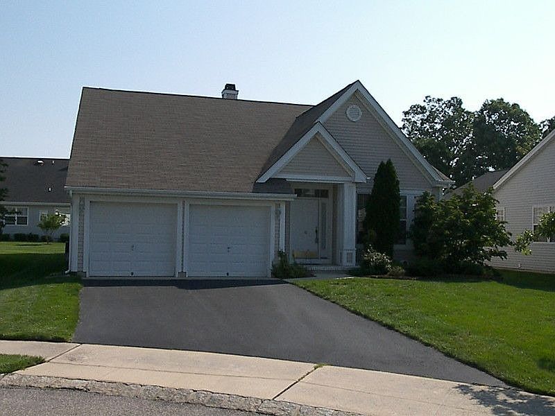 2nd image of 10 Misty Lake Ct