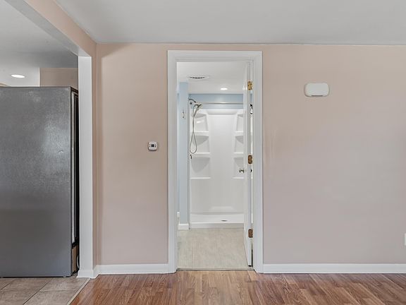 4th image of 1125 Irene Ave