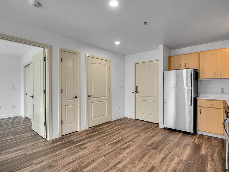 Eastwood Apartments — Photo 41