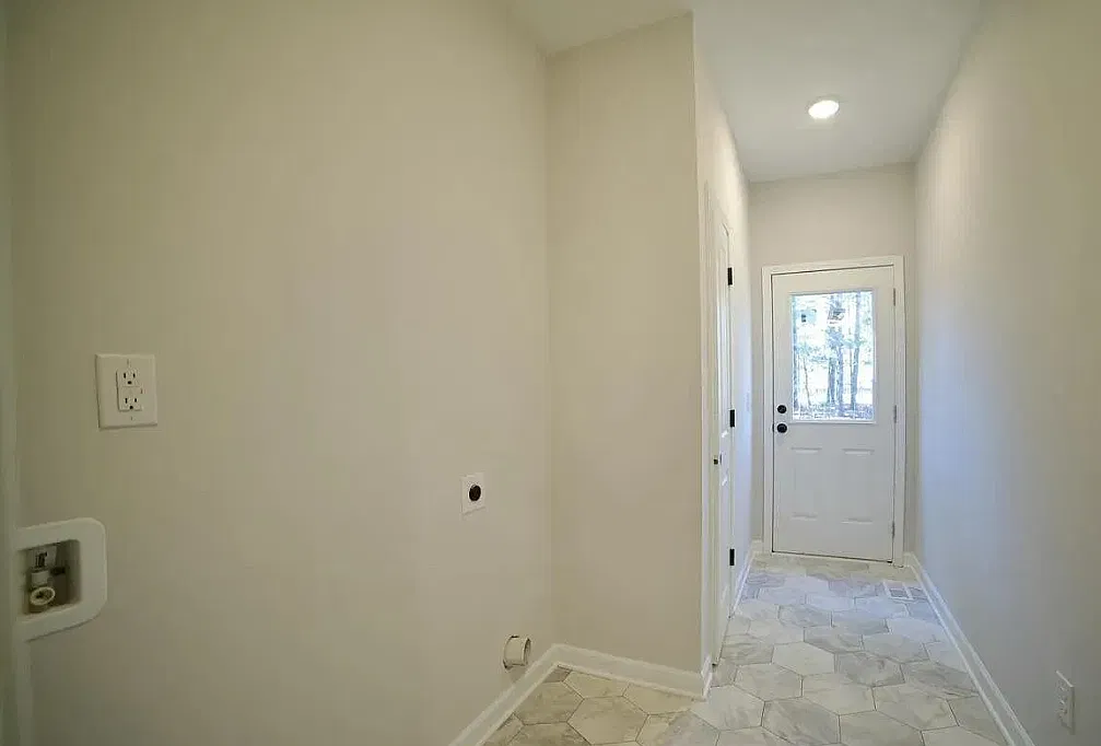 253 Sandy Point — Photo 2