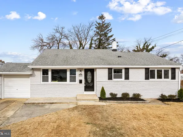 205 Cardinal Dr, Bellmawr, NJ 08031