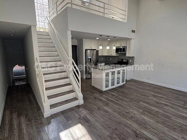 533 W 23rd St #9 — Photo 3