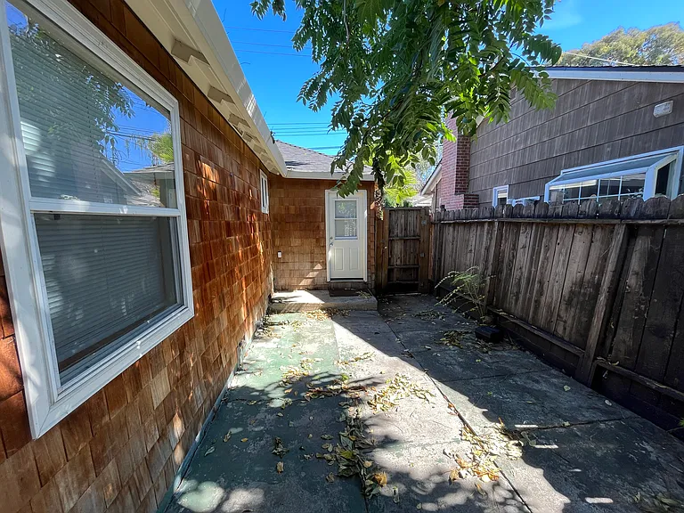 Side yard