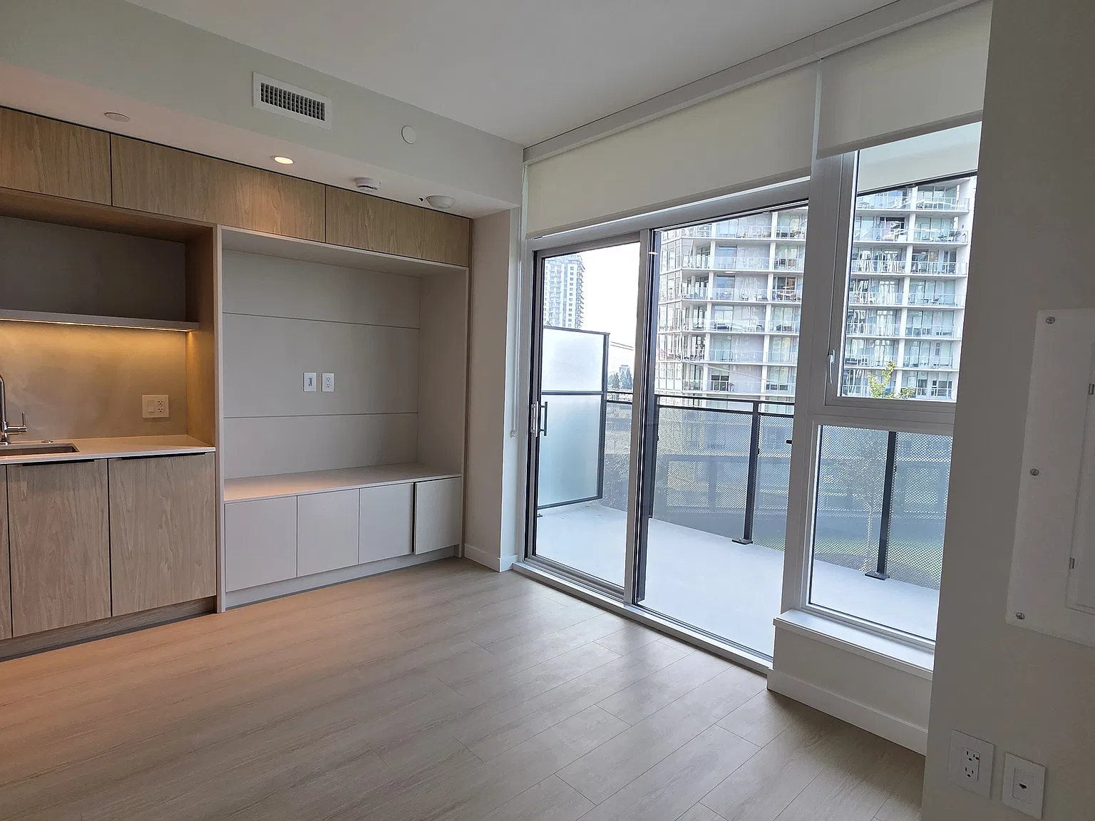 Studio, 400 sqft, $1,900 — Photo 4