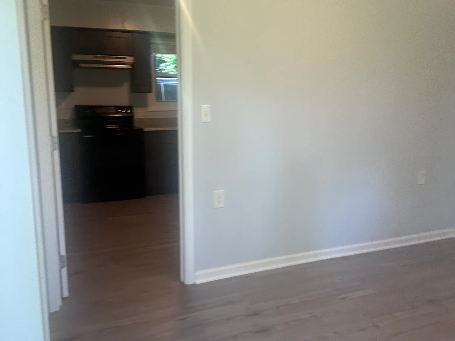 Studio, 300 sqft, $1,400 — Photo 3