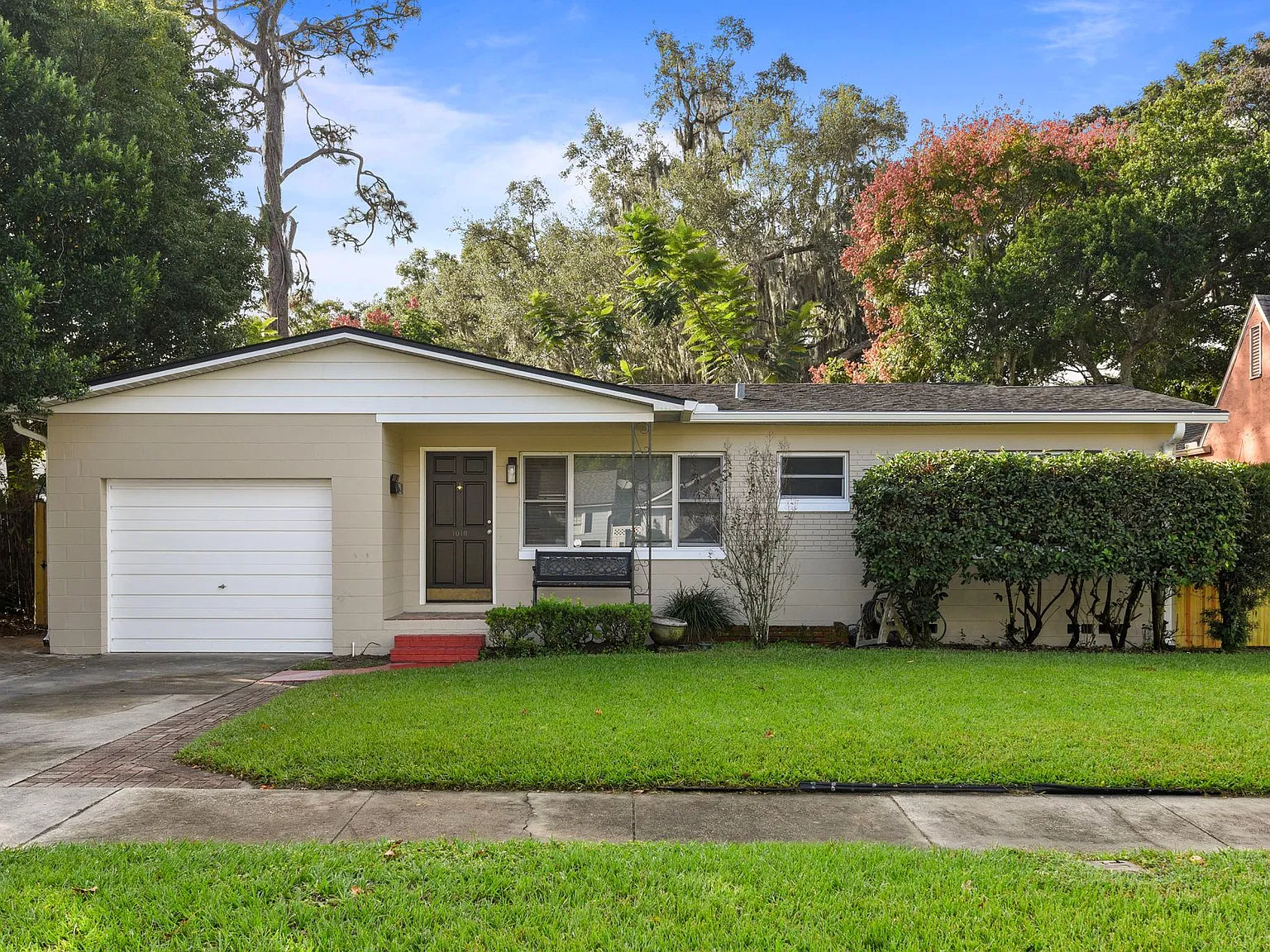 2 bed, 1.5 bath, 1092 sqft, $2,500 — Photo 1