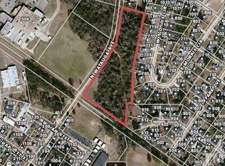 N Watauga Ave, Dunn, NC 28334