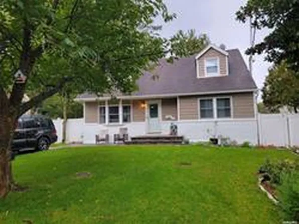 (undisclosed Address), Huntington Station, NY 11746