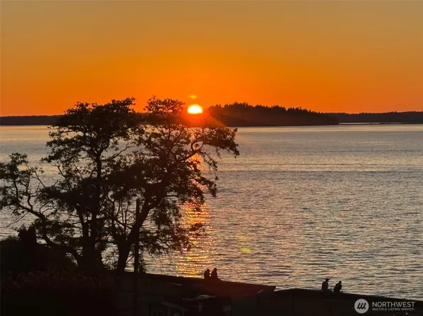 633 Maple Grove Rd, Camano Island, WA 98282