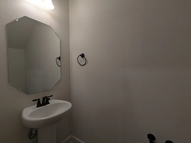 7613 Agave Bnd #101 — Photo 7