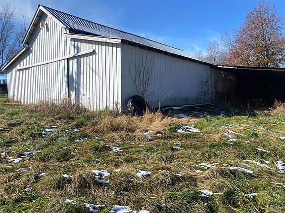 3rd image of 905 Peytonsburg Sulphur Rd