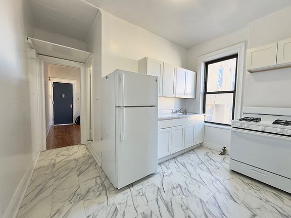3rd image of 111 15th St APT 16