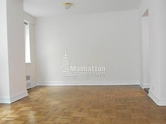 3rd image of 200 E 71st St APT 10E