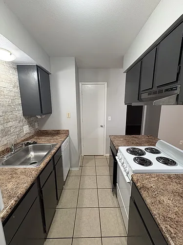 203 S Baggett St #10 Photo 1